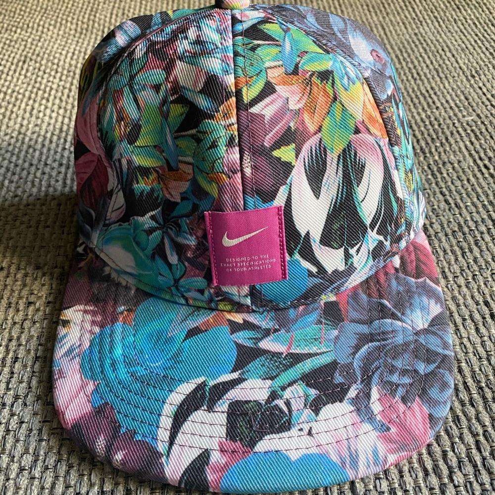 New Nike Women’s Heritage Floral Hat